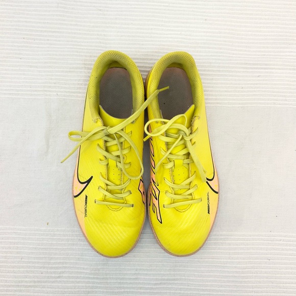 Nike Youth Mercurial Vapor 15 Club IC Soccer Shoes Yellow Strike - Picture 5 of 13